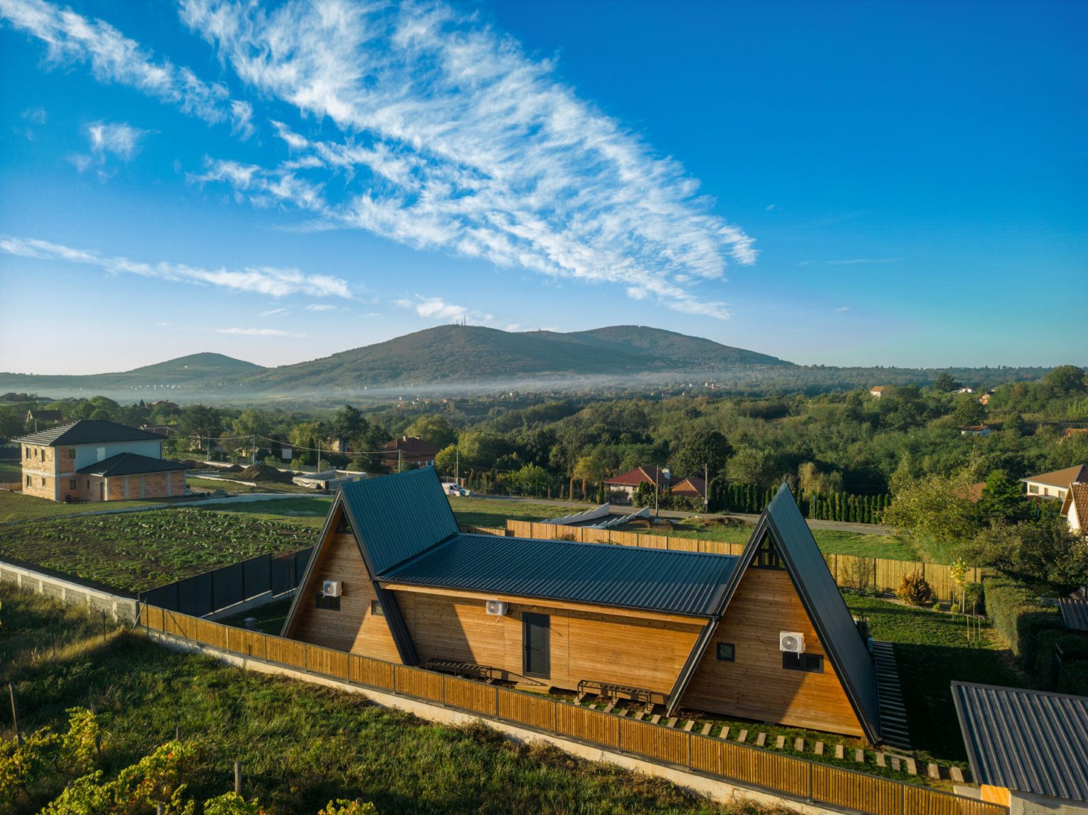 SunMoon House - Peaceful countryside setting with natural beauty